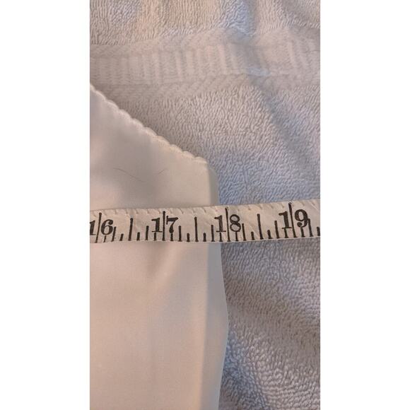 Vanity Fair Cream Nightgown Slip, Size  36 32/42, Vintage - Picture 9 of 9